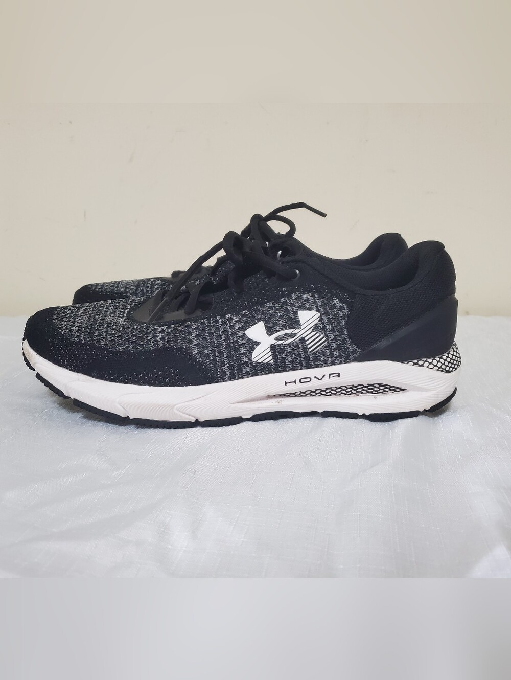 Under Armour UA HOVR Running Shoes Mens Size 9.5